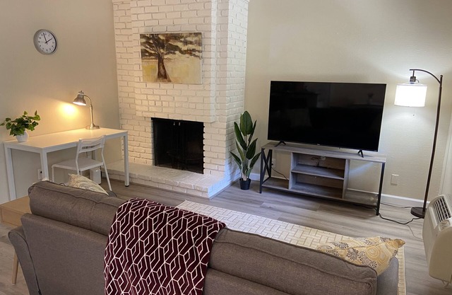 Cozy 1K & 1Q / 1b, 5 minutes walk to downtown