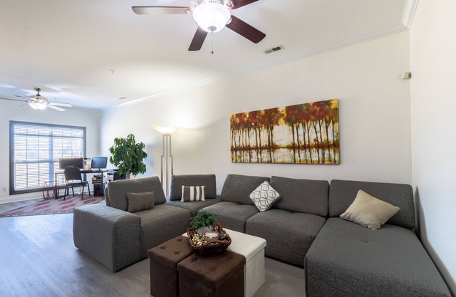 Cozy 1Lvl 2BR Townhome near HSV Airport.
