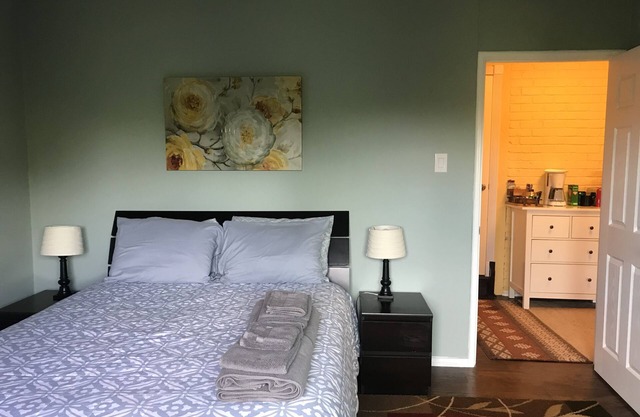 Cozy 2 bd, 1 bt unité privée à Redwood City parfait pour les professionnels en déplacement