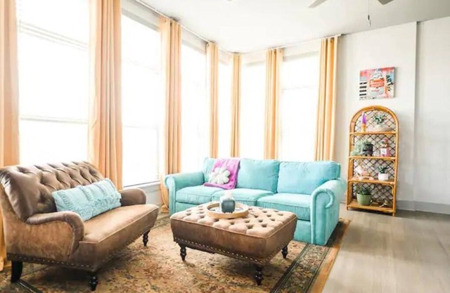 Cozy 2 Bd 2 Ba - Walk To Magnolia!