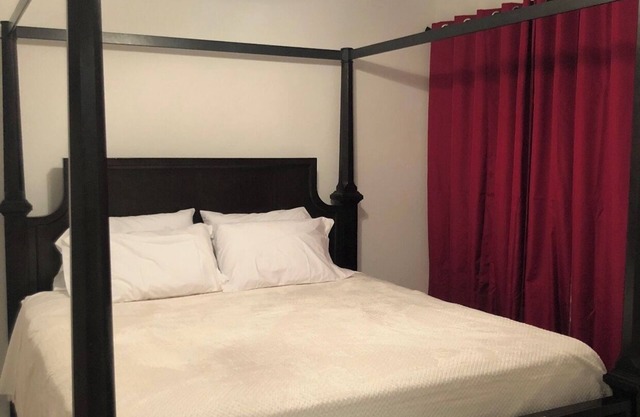 Condo confortable 2 BD dans la zone principale avec lit King Size