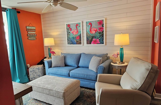 Cozy 2 Bdrm Condo! Beach, Pool & Pickleball! Beautiful resort feel!