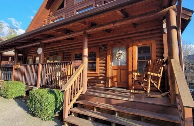 Cozy 2-Bed Cabin In Pigeon Forge with Indoor/Outdoor Pool, Arcade, and More!