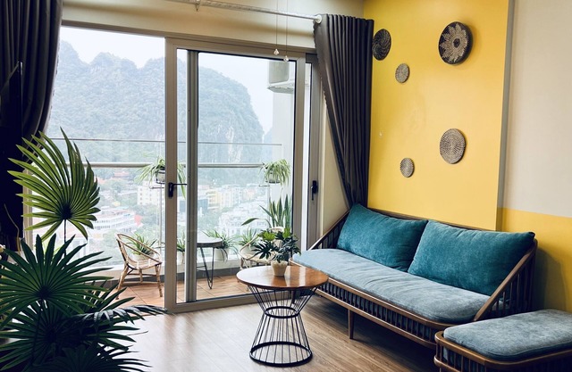 Cozy 2-bedroom apartment in fabulous Hạ Long with WiFi, AC, fitness room