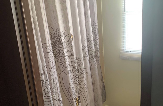 Cozy 2-bedroom mobile home with AC and WiFi in wonderful Fort Walton Beach