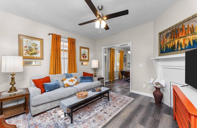 Cozy 2 bedroom, 2 bathroom single-family home with fenced yard