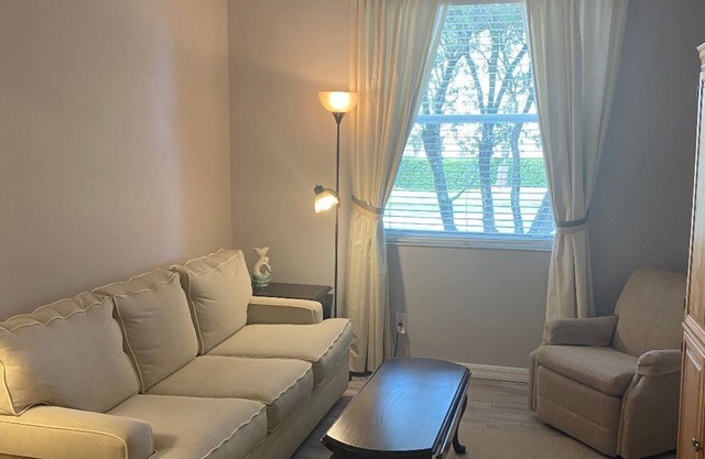 Cozy 2-bedroom 2 full bathroom plus a den condo, in beautiful Estero.