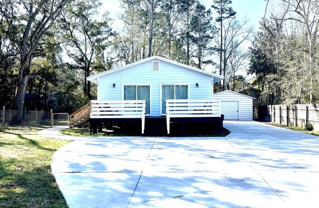 Cozy 2-bedroom 2 bath cottage in enjoyable Ocean Springs!
