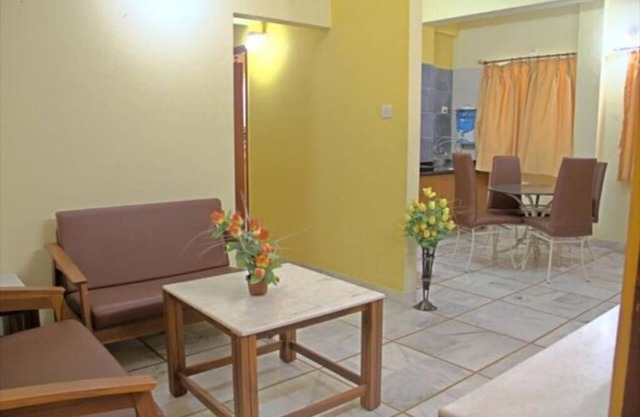 Cozy 2-bedroom apartment with WiFi, AC in gorgeous Vadodara