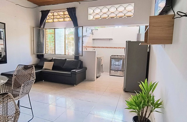 Cozy 2-bedroom apartment in beautiful Neiva with AC, WiFi, neat to the hoospital