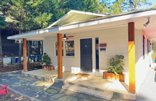 Cozy 2-bedroom bungalow with WiFi, AC in welcoming Southern Pines