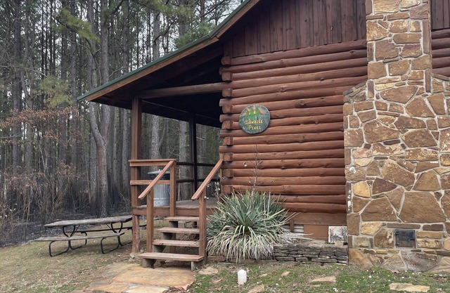 Cozy 2-bedroom cabin