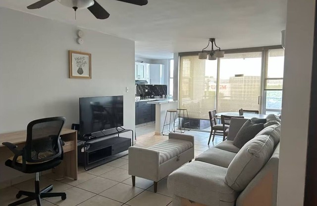 Cozy 2 bedroom condo with pool near the airport in Carolina PR