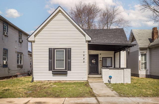 Cozy 2 bedroom Home - Close To It All!