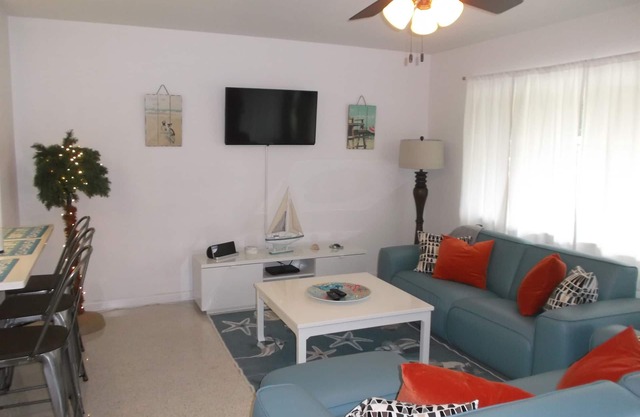 Maison confortable de 2 chambres à proximité des plages du golfe.