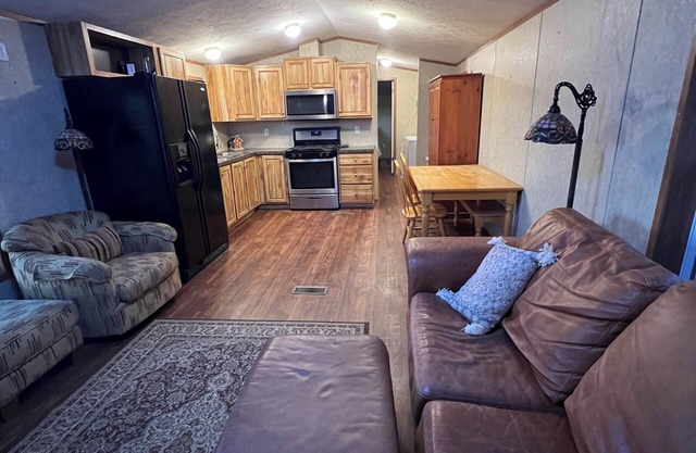 Cozy 2-bedroom mobile home in peaceful Turner with WiFi