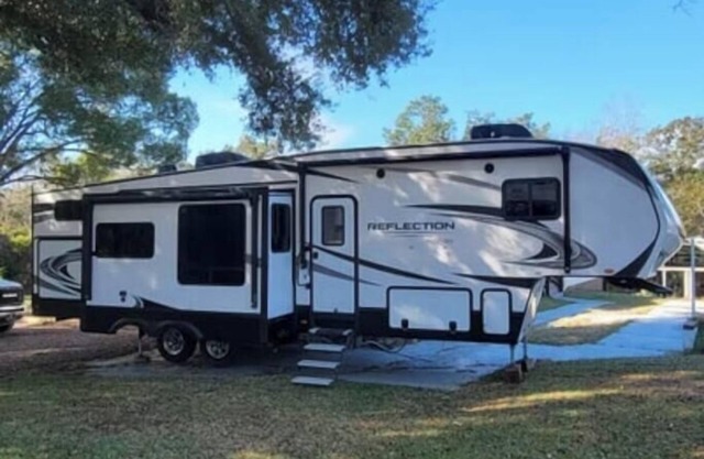 Charming 2-Bedroom RV | WiFi and Comfort in Nature