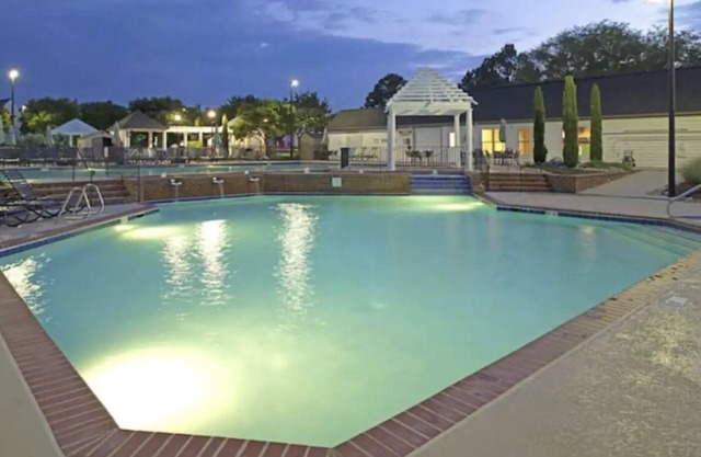 Cozy 2 Bedroom Suite at Historic Powhatan Resort