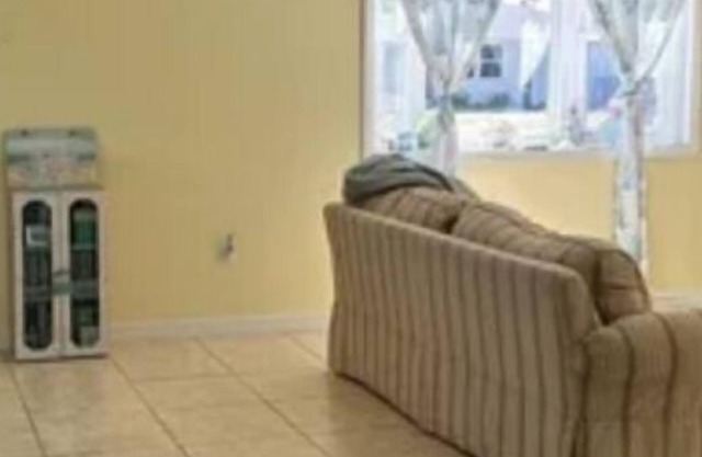 Cozy 2 BR, 2 BA Near Beaches.