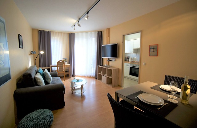 Appartement 2 pièces confortable - balcon, WiFi, TV, proche du centre ville