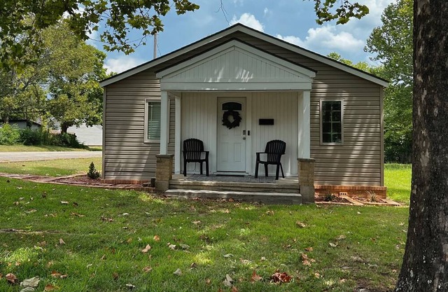 Cozy 2BD 2BA in Mena Talimena Drive Wolf Pen Gap Parks Downtown Shops