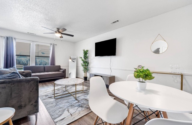 Cozy 2BD Near NEW Walmart HQ | Free Parking
