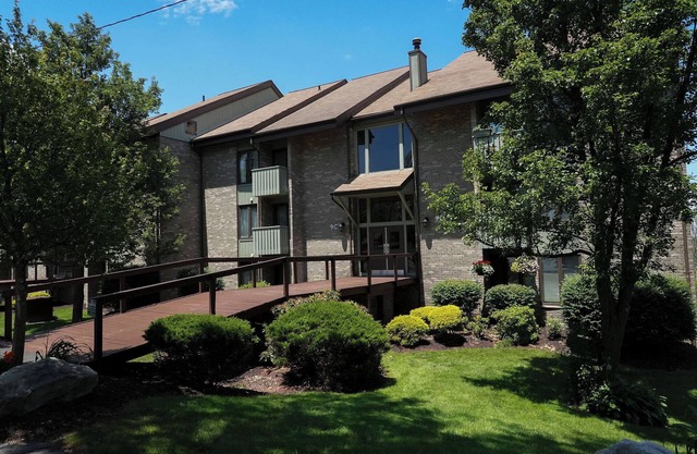 Cozy 2BR/2BA at Seven Springs Mtn Villas; sleeps 10 for ski, golf, play, relax!