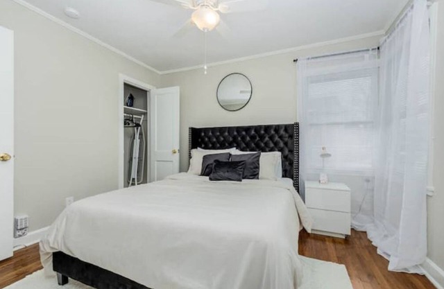 Cozy 2BR/2BA Close to Downtown NFL Panther Stadium