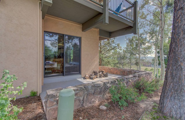 Beautiful Ski In/Out Corner Condo w/ Great Amenities