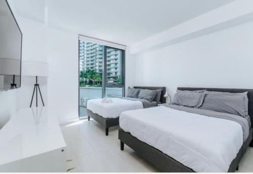 Cozy 2BR Apt at Brickell free parking