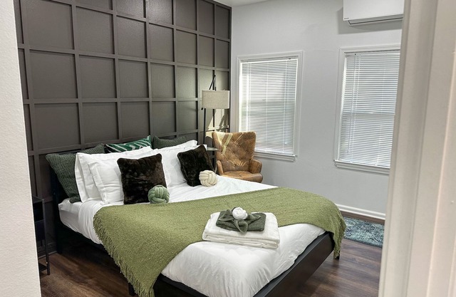 Cozy 2BR Duplex in Downtown LA