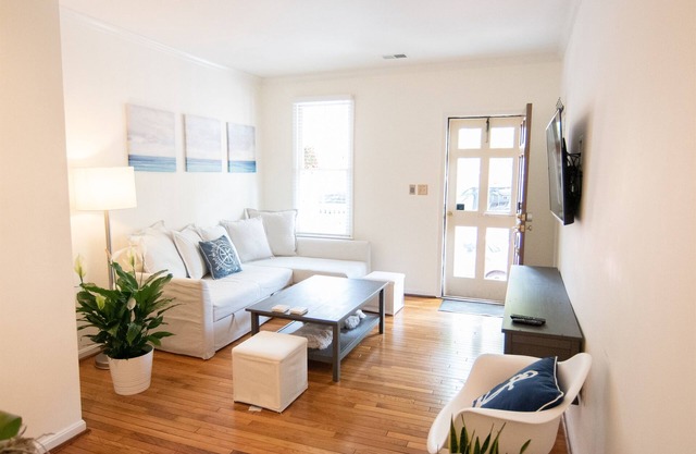 une charmante maison de 2 chambres dans le quartier historique d'Annapolis avec parking !!