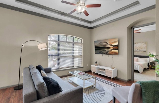 Cozy 2BR- Pool,Gym,Parkng,Near BOK Ctr&Arts Dstrct