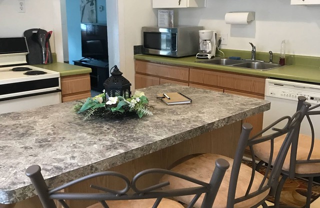 Appartement confortable au 2e étage près du centre-ville