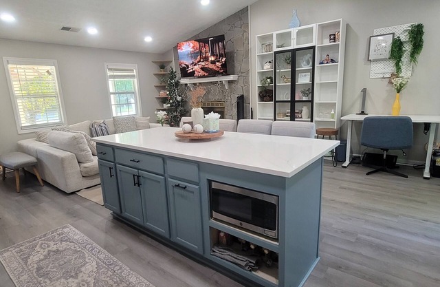 Cozy Modern 3/2 Best Food in Atl, Pet-Friendly, Quiet Safe, Fenced Yard, Privacy
