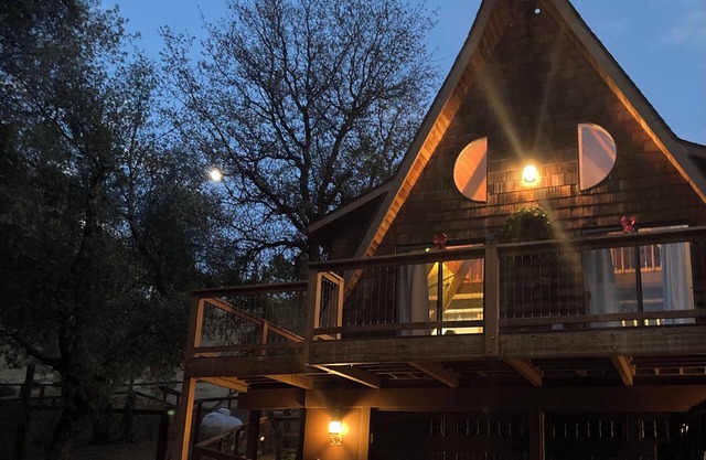 Cozy 3-bedroom A-Frame in River Kern walking distance to River.