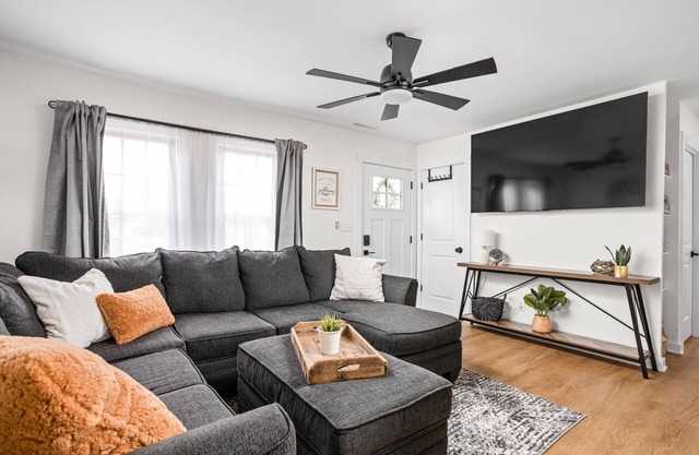 Cozy 3 Bedroom Bungalow in Noblesville