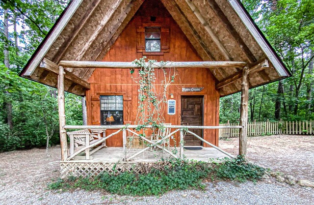 Cozy 3-bedroom cabin just 3 miles from the Buffalo River!