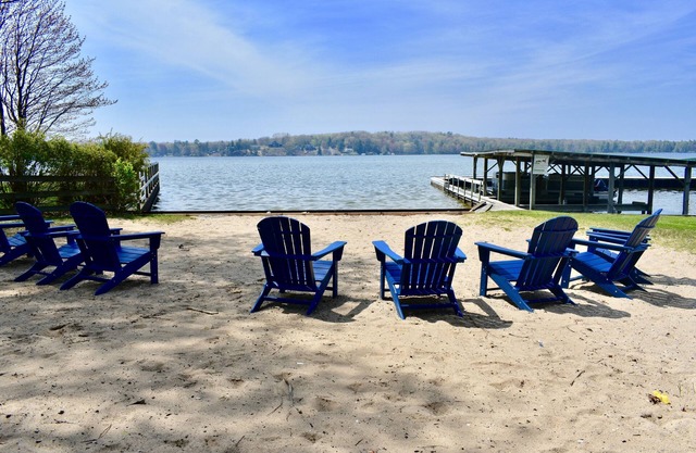 Cozy 3 chambres, chalet au bord du lac et petite station balnéaire sur le magnifique lac Hamlin!