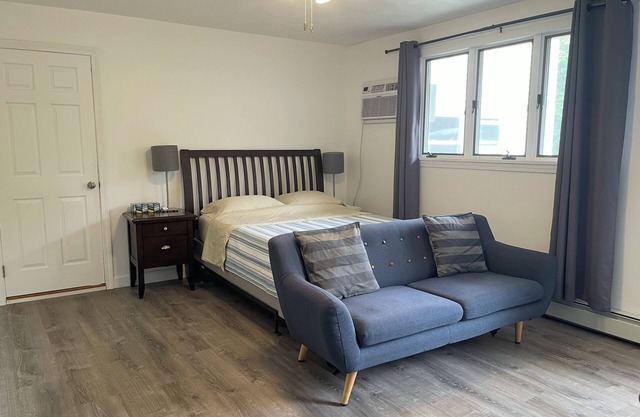 Cozy 3-Bedroom Getaway w/ AC & Free Parking Near Boston