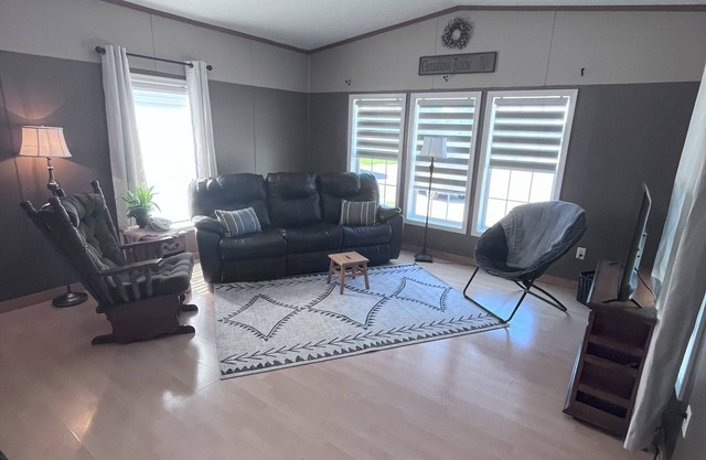 Cozy 3-bedroom home in Allagash with WiFi, AC
