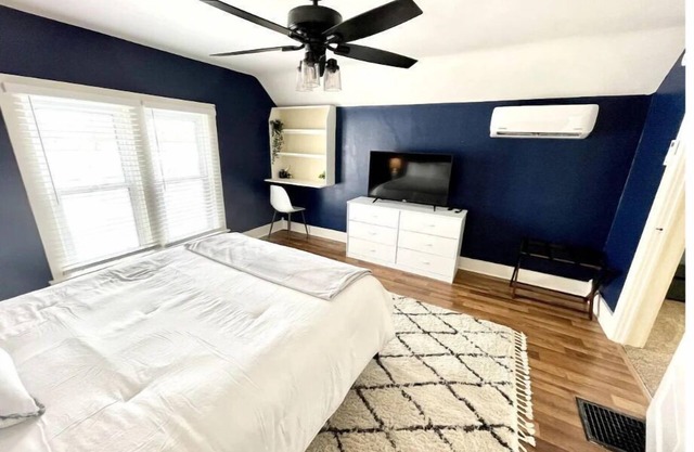 Cozy 3-bedroom home near downtown Fort Wayne | Pet Friendly!