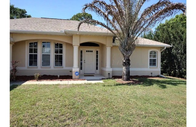 Cozy 3-Bedroom Home in North Port