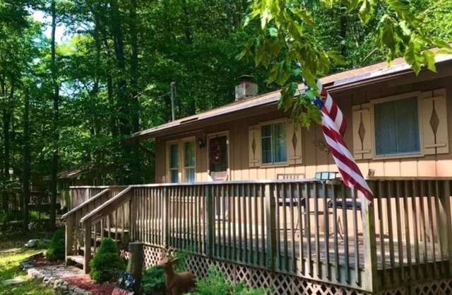Cozy 3 Bedroom home waiting for memories to be made at Big Bass Lake!!