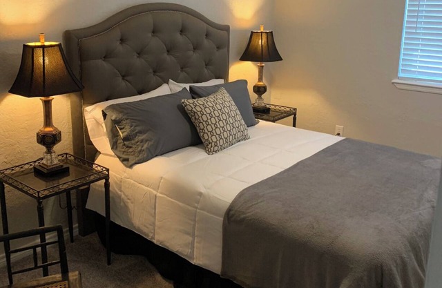 Maison confortable de 3 chambres sur le côté ouest de Lawton / Ft. Sill parfait pour l'obtention du diplôme