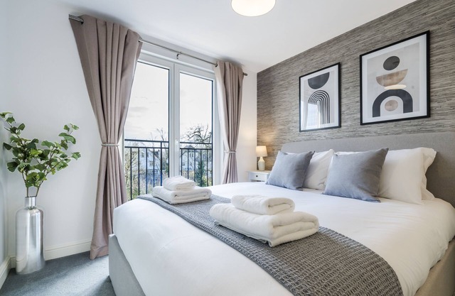 Cozy 3 Bedroom Terrace Cottage in Epsom