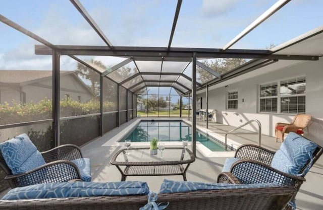 Cozy 3 Beds/Heated Pool/Fenced Yard/ Centered in Punta Gorda/close to everything