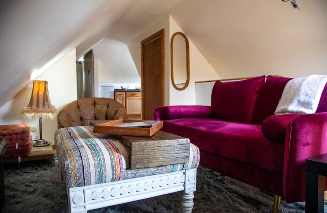 Cozy 3 Flr Private 1 Bdrm Apt Tree Line View