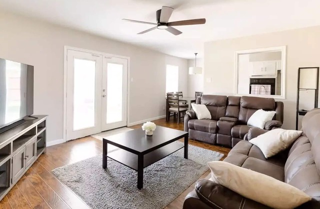 Cozy 3bed 2bath house near historic Plano TX downtown