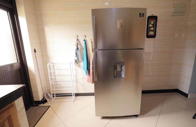 Cozy 3BR, Fast WiFi, Near Metroplex Mall, Parking